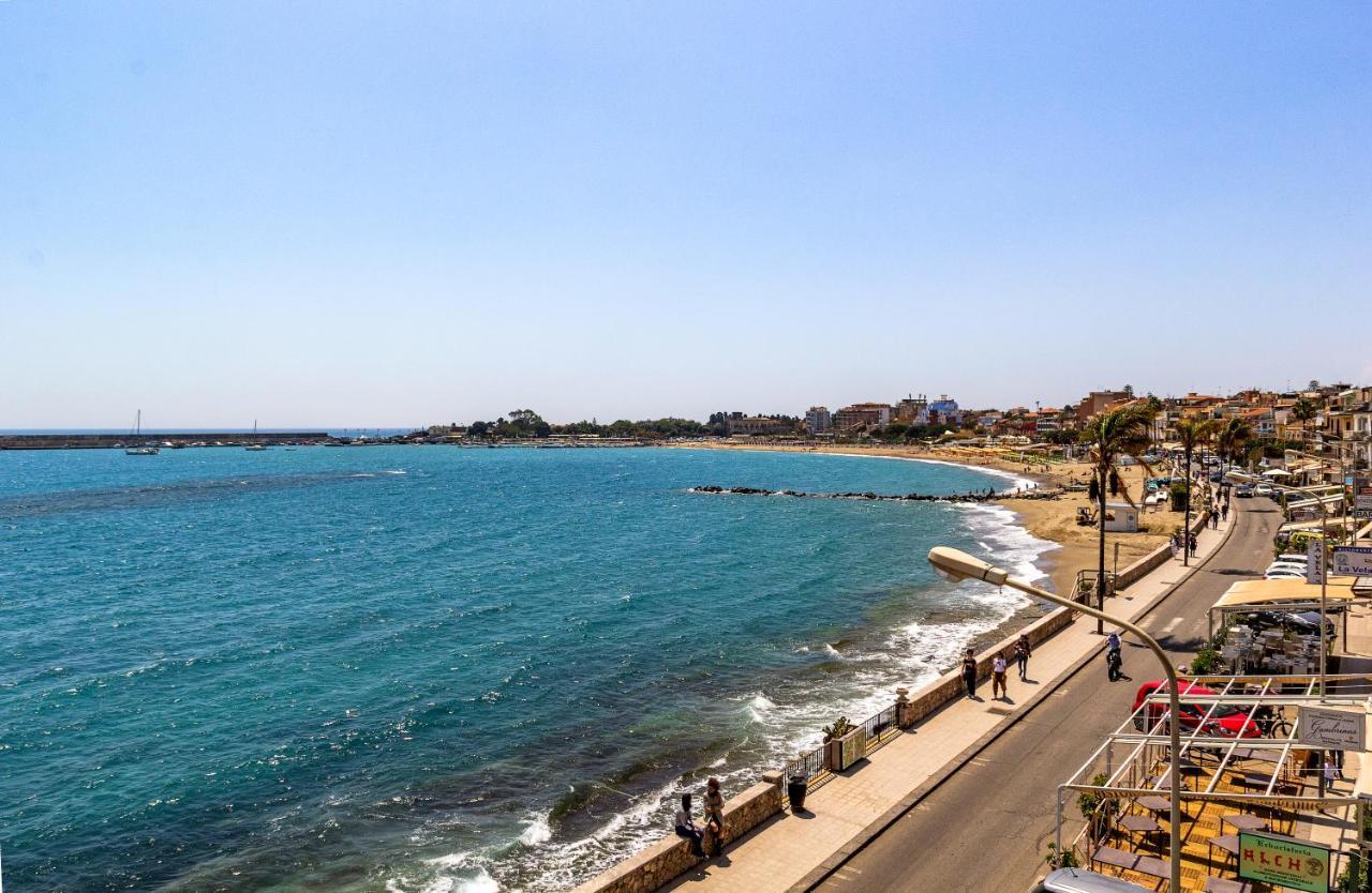Mari Sea Home Giardini Naxos Exterior photo