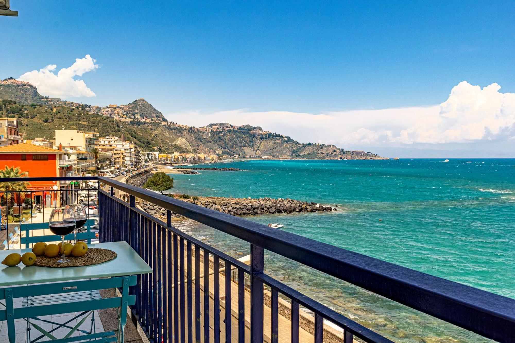 Mari Sea Home Giardini Naxos Exterior photo